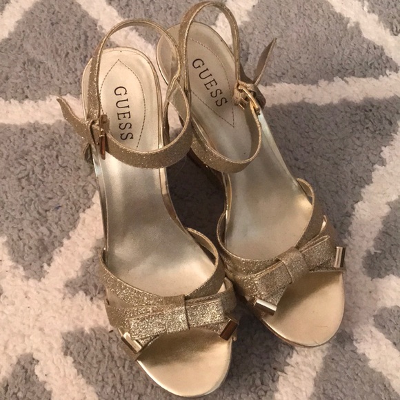 guess gold wedges